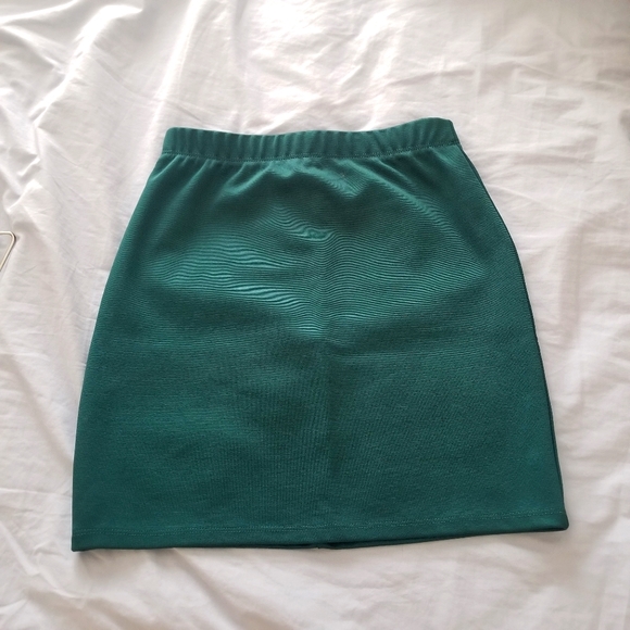 Forever21 mini green skirt - excellent condition - Picture 1 of 3
